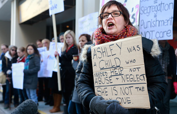 Protesters outside the headquarters of the Correctional Service of Canada in Ottawa in January 2013.
